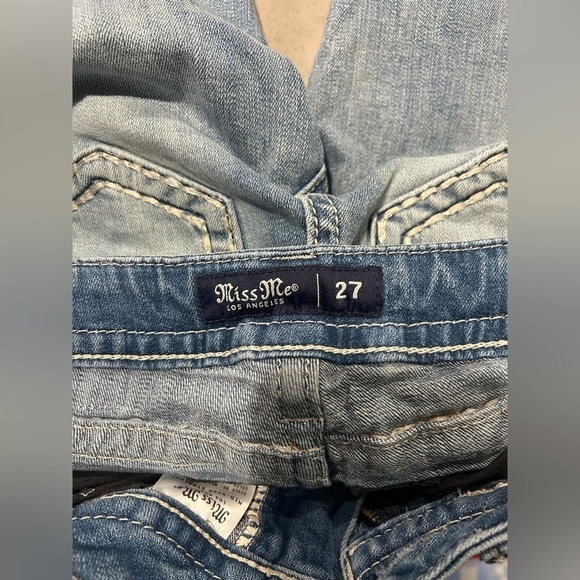 Miss Me Jeans Mid Rise Straight 27 Medium Wash Rhinestones Sparkle Butto… - Picture 3 of 14